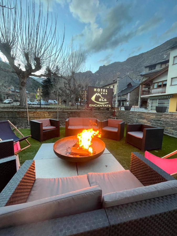 Hotel Els Encantats Espot Exteriér fotografie